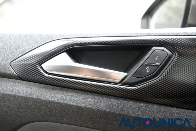 VOLKSWAGEN T-Cross usata, con Isofix