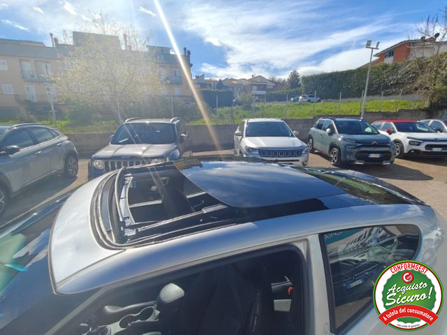 HYUNDAI Veloster usata, con Servosterzo