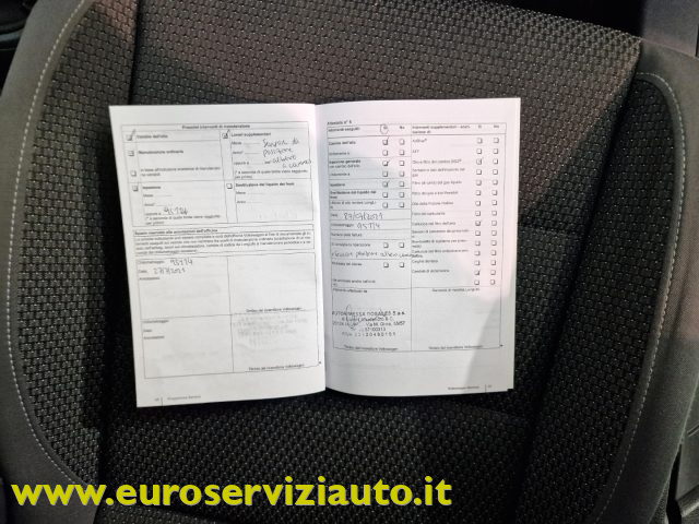 VOLKSWAGEN Touran usata 31