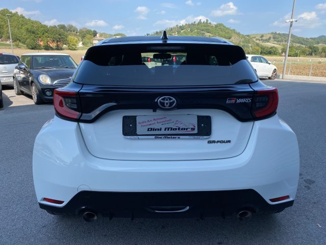 TOYOTA Yaris usata, con Autoradio