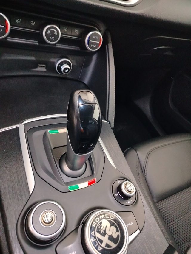ALFA ROMEO Stelvio usata, con Sensori di parcheggio posteriori