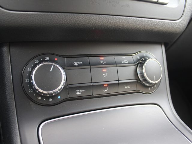 MERCEDES-BENZ B 180 usata, con Frenata d