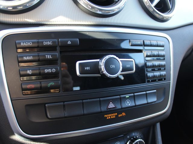 MERCEDES-BENZ GLA 180 usata, con Airbag posteriore