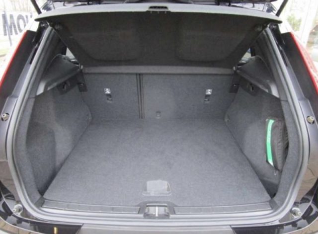 VOLVO XC40 usata, con Autoradio