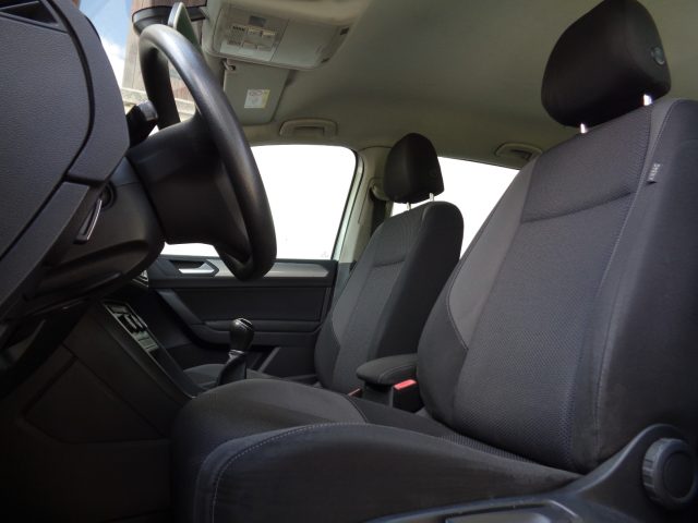 VOLKSWAGEN Touran usata, con Autoradio