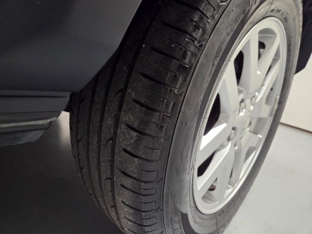 LAND ROVER Discovery usata, con Sensori di parcheggio posteriori