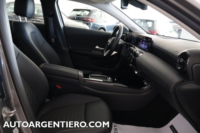 MERCEDES-BENZ A 180 usata, con Frenata d