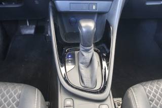 TOYOTA Yaris usata, con Autoradio digitale