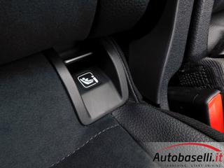 MERCEDES-BENZ GLA 200 usata, con Kit antipanne