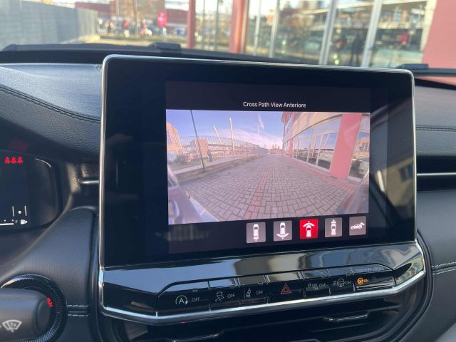 JEEP Compass usata, con Autoradio digitale