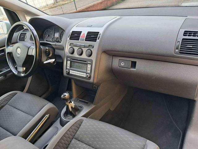VOLKSWAGEN Touran usata, con Servosterzo