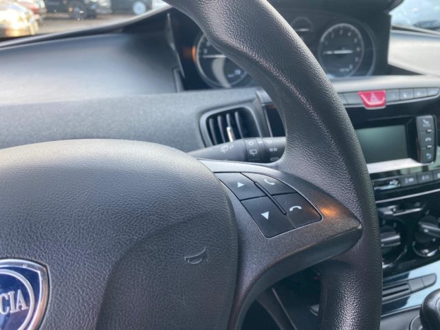 LANCIA Ypsilon usata, con Fendinebbia