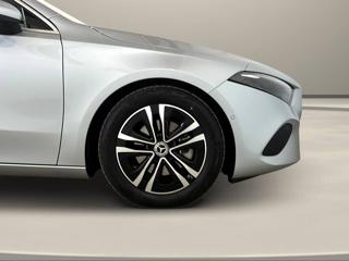 MERCEDES-BENZ A 180 usata, con Specchietti laterali elettrici