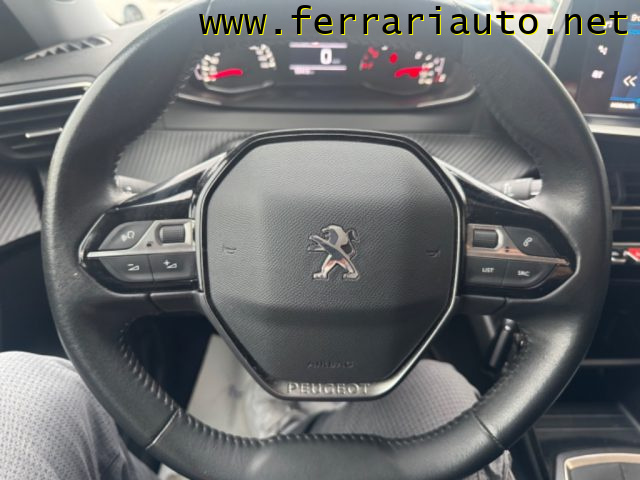 PEUGEOT 2008 usata, con Volante in pelle