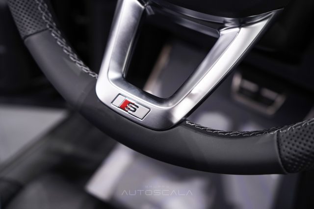 AUDI Q8 usata, con Volante in pelle