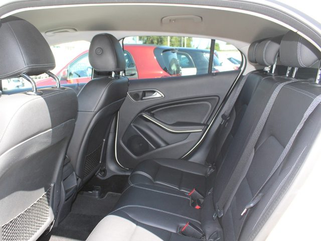 MERCEDES-BENZ GLA 200 usata, con Lettore CD