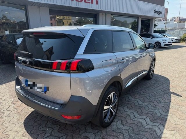 PEUGEOT 5008 usata, con Autoradio