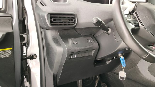 PEUGEOT Rifter usata, con Android Auto