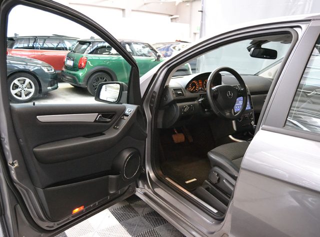 MERCEDES-BENZ A 180 usata, con Airbag