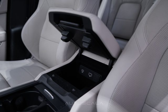 JAGUAR F-Pace usata, con Bluetooth