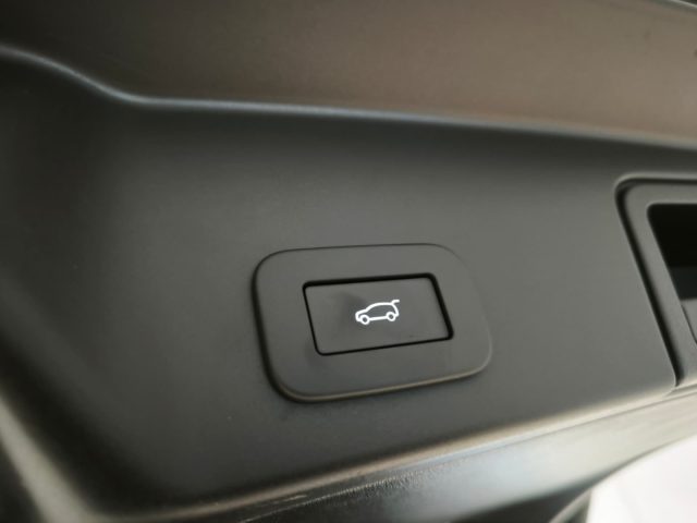 LAND ROVER Range Rover Evoque usata, con Autoradio digitale