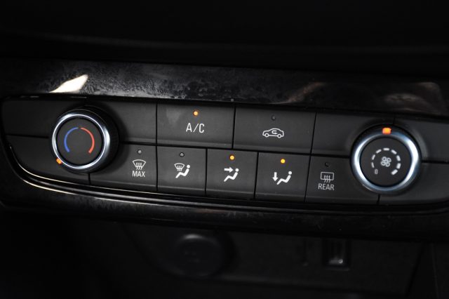 OPEL Corsa usata, con USB