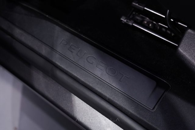 PEUGEOT 5008 usata, con Cruise Control