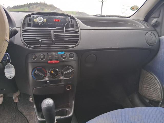 FIAT Punto usata 9