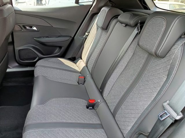 PEUGEOT 2008 usata, con Sedile posteriore sdoppiato
