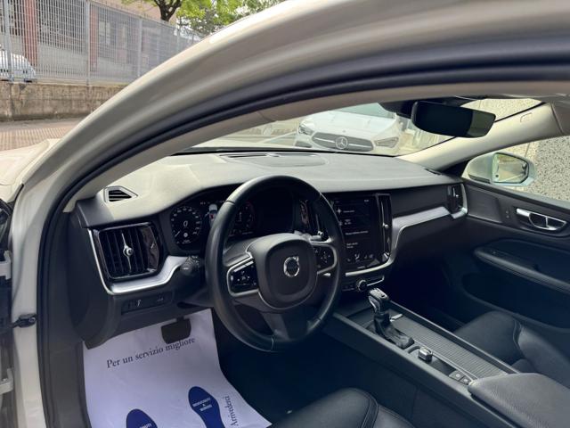 VOLVO V60 Cross Country usata, con Autoradio