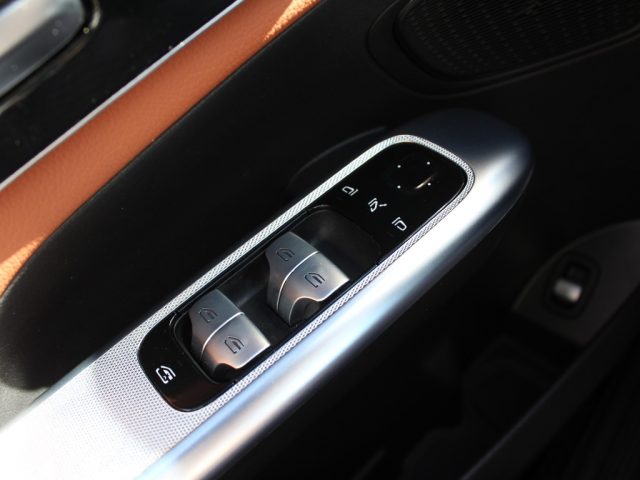 MERCEDES-BENZ GLC 220 usata, con Touch screen