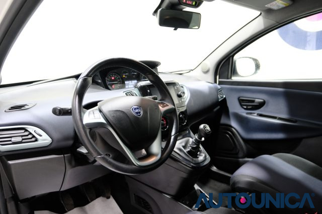 LANCIA Ypsilon usata, con Autoradio
