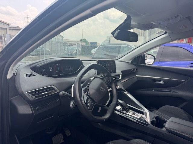 PEUGEOT 5008 usata, con Boardcomputer