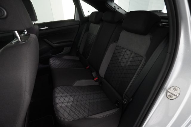 VOLKSWAGEN Taigo usata 9