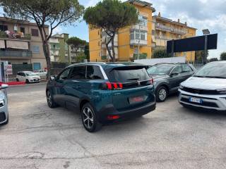 PEUGEOT 5008 usata, con Boardcomputer