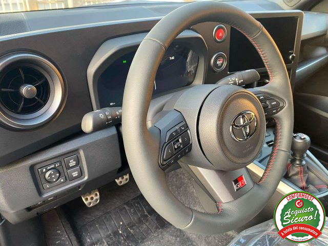 TOYOTA Yaris usata, con Controllo trazione