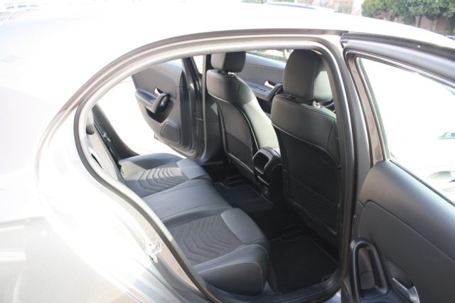 MERCEDES-BENZ A 200 usata, con Fari LED