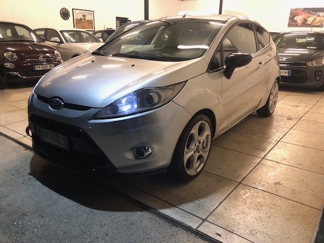 FORD Fiesta usata, con Servosterzo