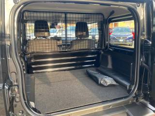 SUZUKI Jimny usata, con Bluetooth