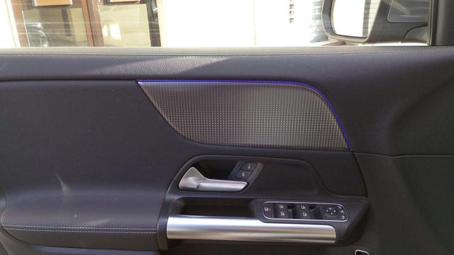 MERCEDES-BENZ EQA usata, con Leve al volante