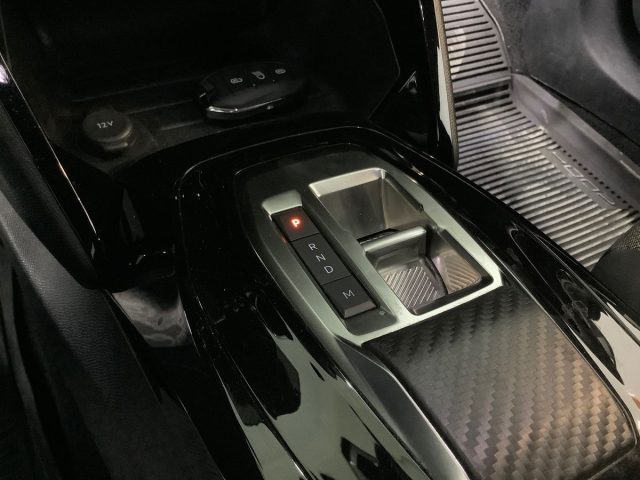 PEUGEOT 2008 usata, con Telecamera per parcheggio assistito
