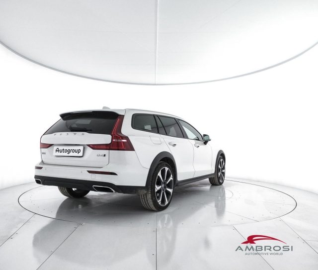 VOLVO V60 Cross Country usata 2