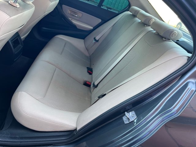 BMW 320 usata, con Park Distance Control