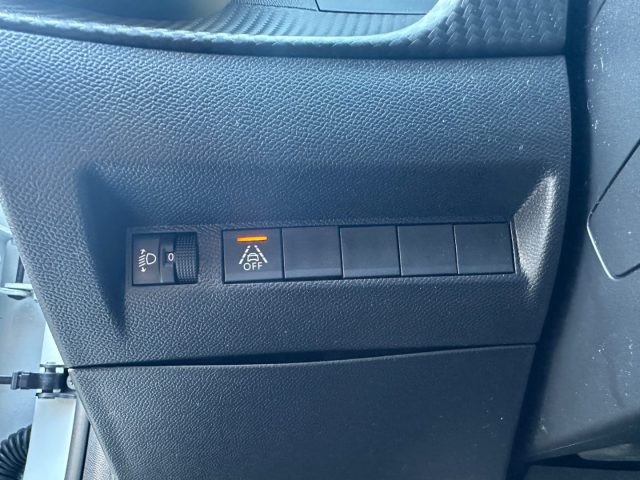 PEUGEOT 208 usata, con Autoradio