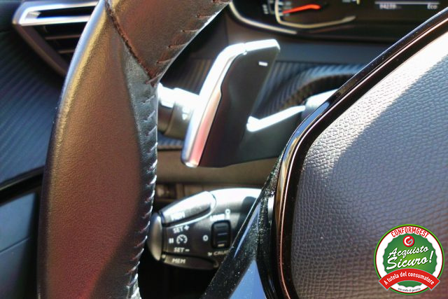 PEUGEOT 2008 usata, con Autoradio digitale