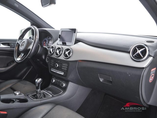 MERCEDES-BENZ CLA usata 11