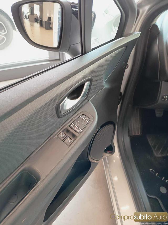 RENAULT Clio usata 21