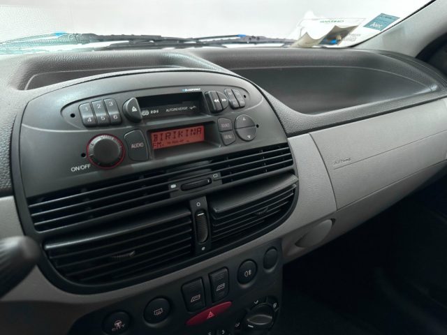 FIAT Punto usata, con Autoradio digitale