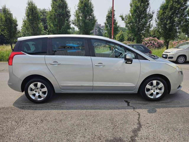 PEUGEOT 5008 usata, con Autoradio