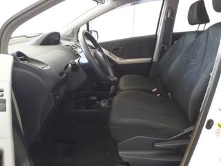 TOYOTA Yaris usata, con Alzacristalli elettrici